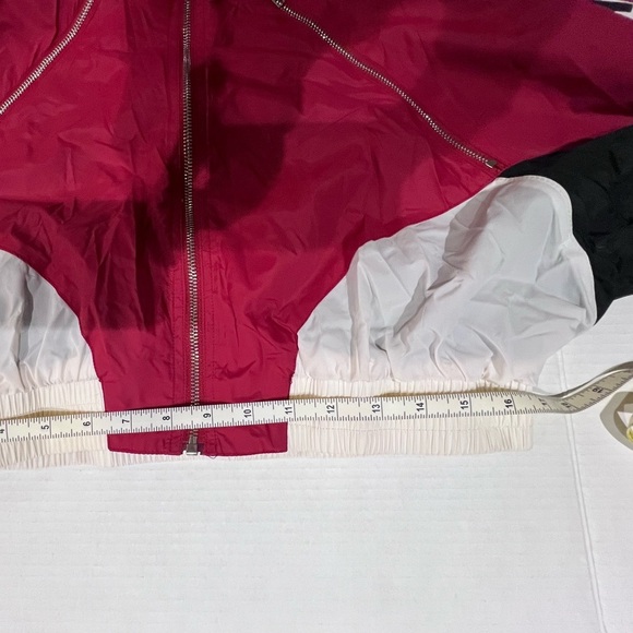 LF The Brand cropped jacket. Super lightweight size S - Picture 9 of 10